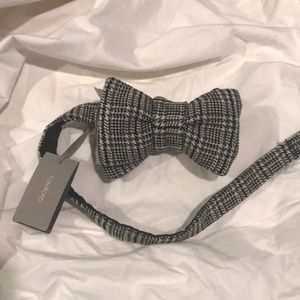 $250 TOM FORD Gray Black White Bow Tie